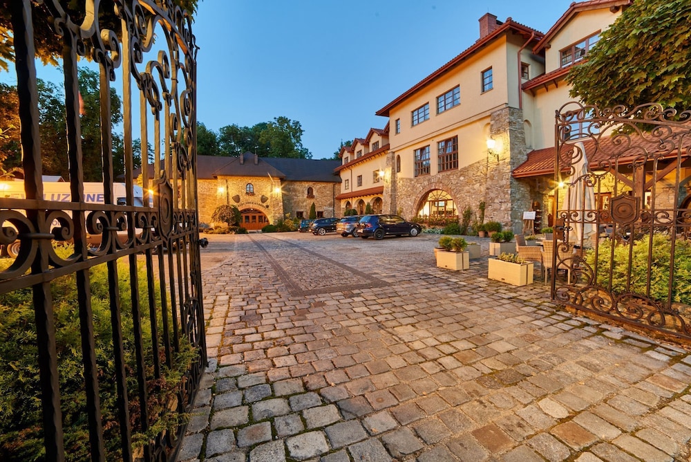 folwark stara winiarnia