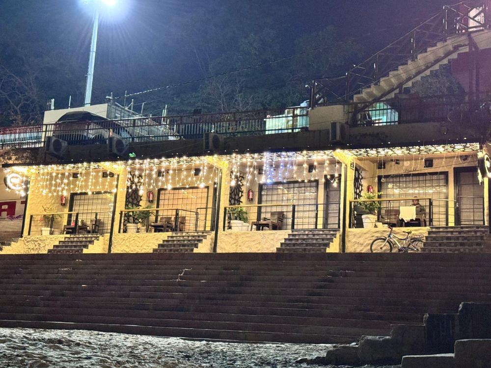 spatii by the ganges