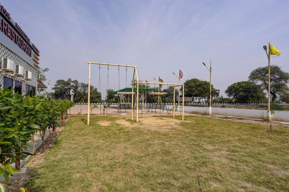 neelkanth hotel and restaurant