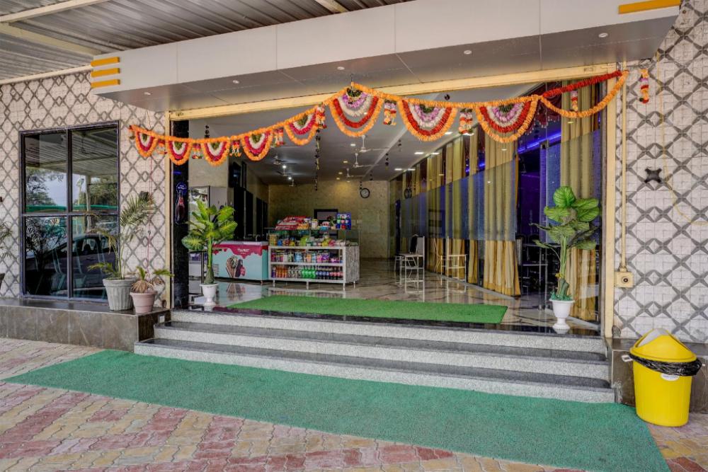 neelkanth hotel and restaurant