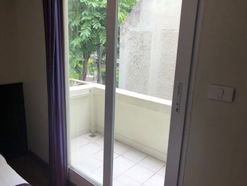 sawasdee hotel sukhumvit soi 8