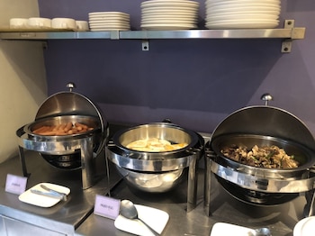 sawasdee hotel sukhumvit soi 8