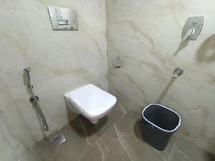 hotel beverly plaza us embassy bkc kurla west