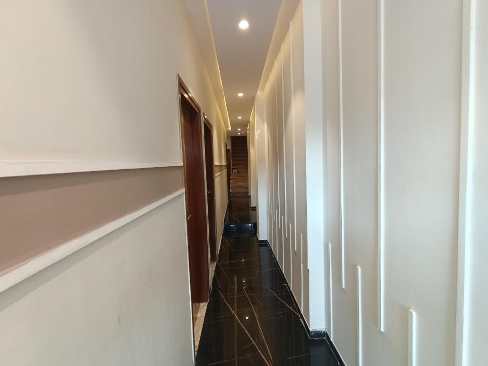 hotel beverly plaza us embassy bkc kurla west