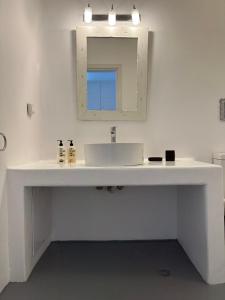 elenis village suites