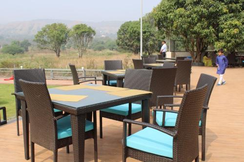 mango leaf lake resort