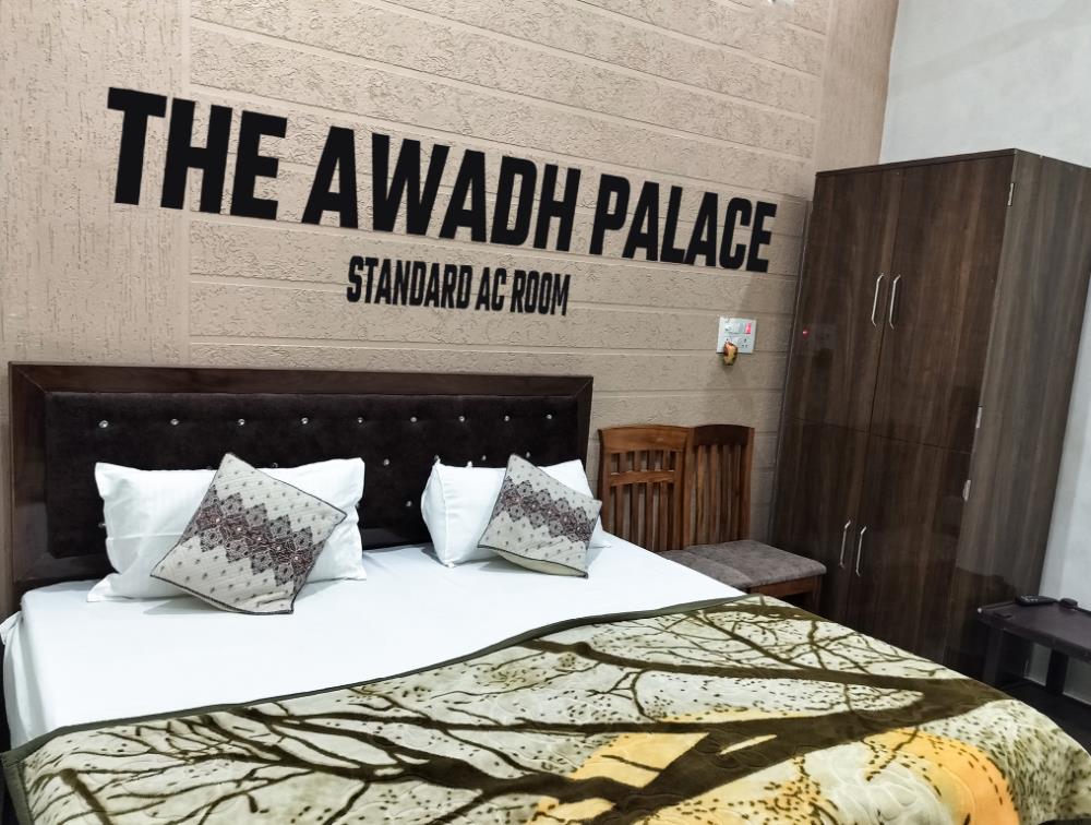 hotel awadh palace