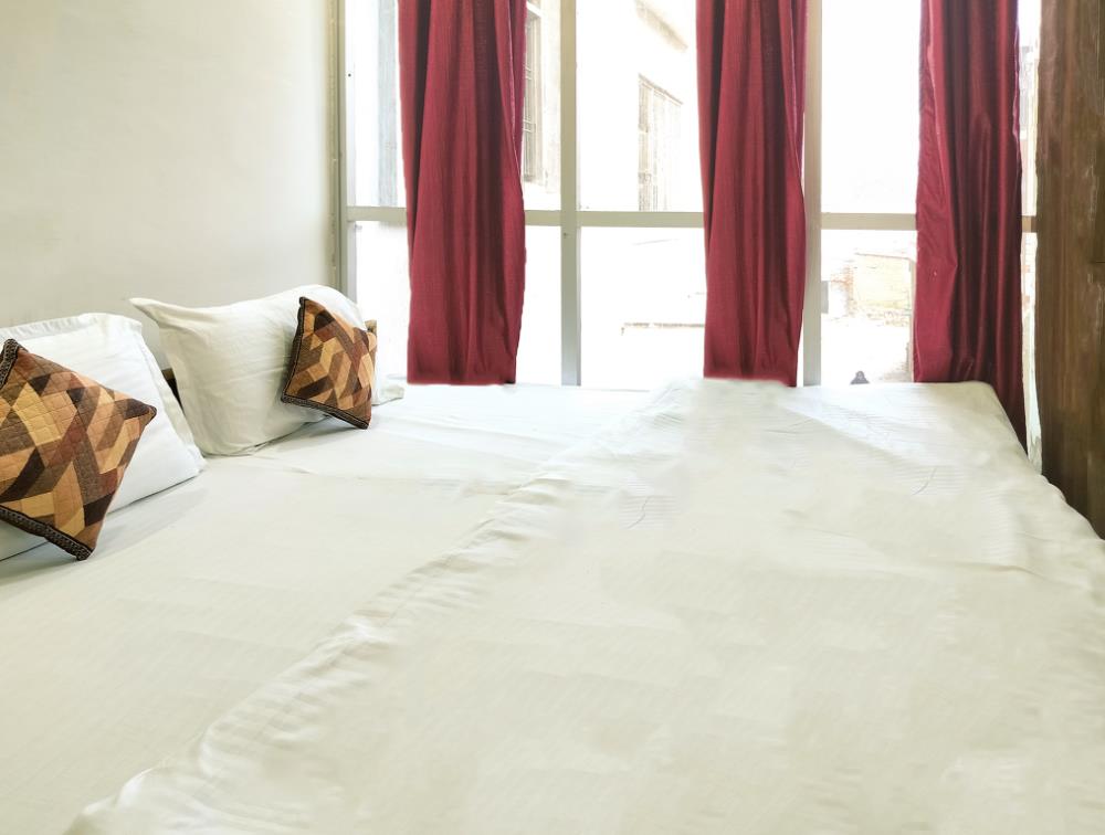 hotel awadh palace