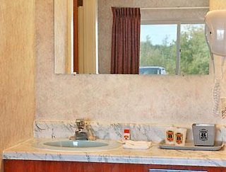 Super 8 By Wyndham Bangor,Brewer>>Bangor,2 star