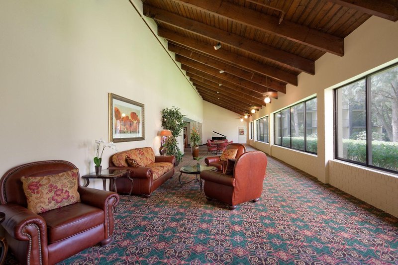 holiday inn hotel and suites nashua