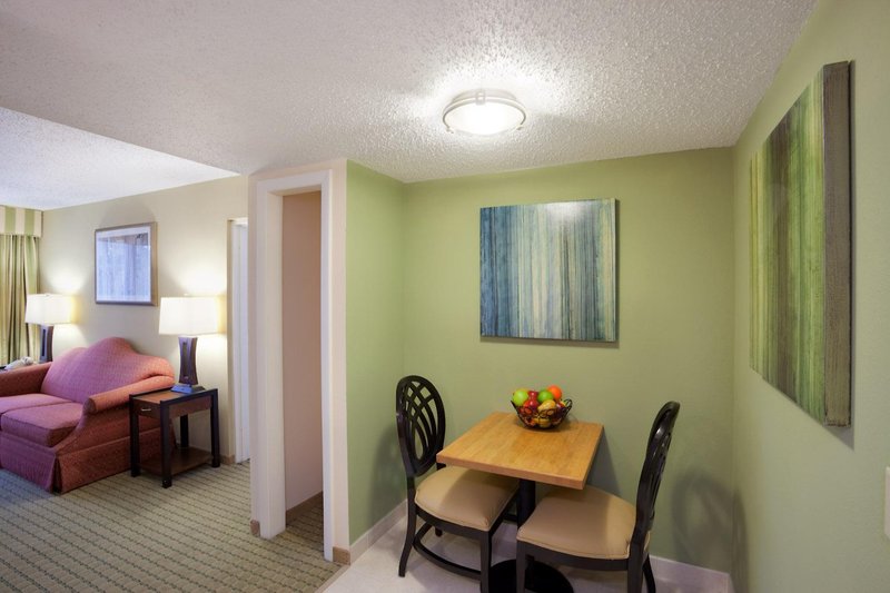holiday inn hotel and suites nashua