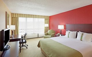 holiday inn hotel and suites nashua