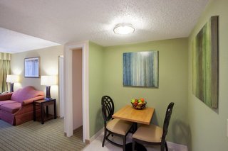 holiday inn hotel and suites nashua