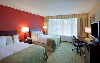 holiday inn hotel and suites nashua