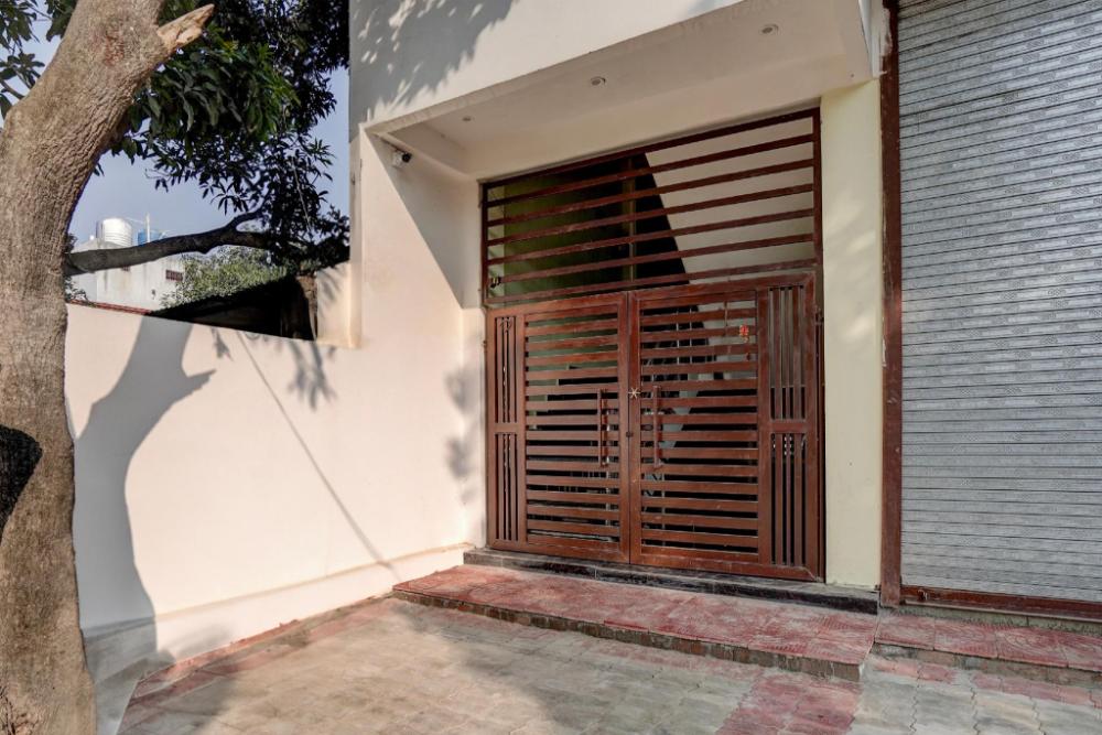 hotel o hira royal palace and lawn