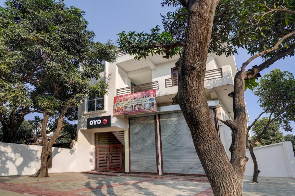 hotel o hira royal palace and lawn