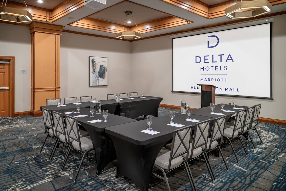 delta hotels by marriott huntington mall
