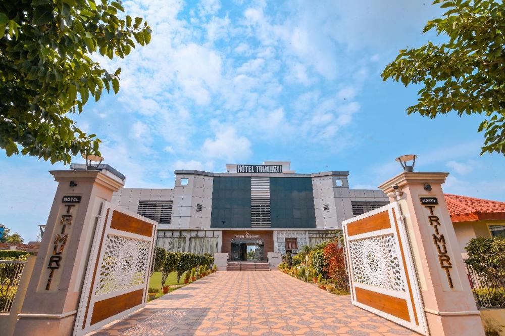 hotel trimurti