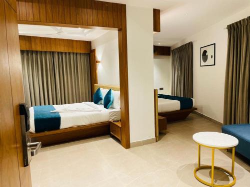 hotel emora tree