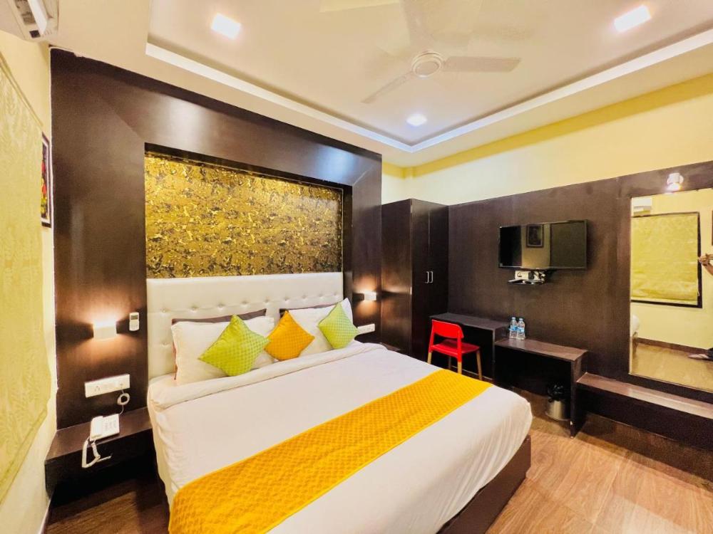 hotel grand udaipur rooftop cafe swimming pool