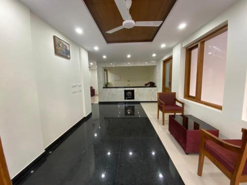 daffodils luxury airport suites