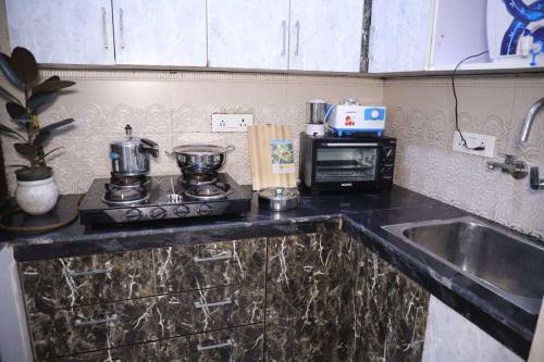 fortune home service apartment 1bhk l 36b saket