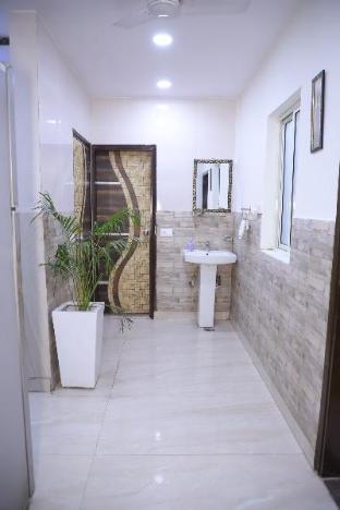 fortune home service apartment 1bhk l 36b saket
