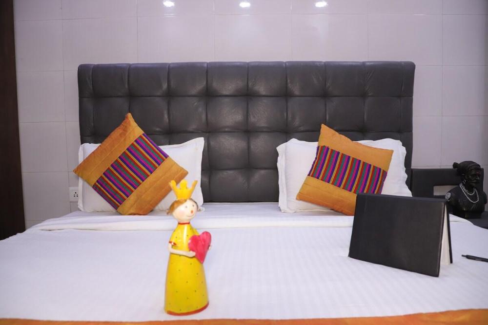 fortune home service apartment 1bhk l 36b saket