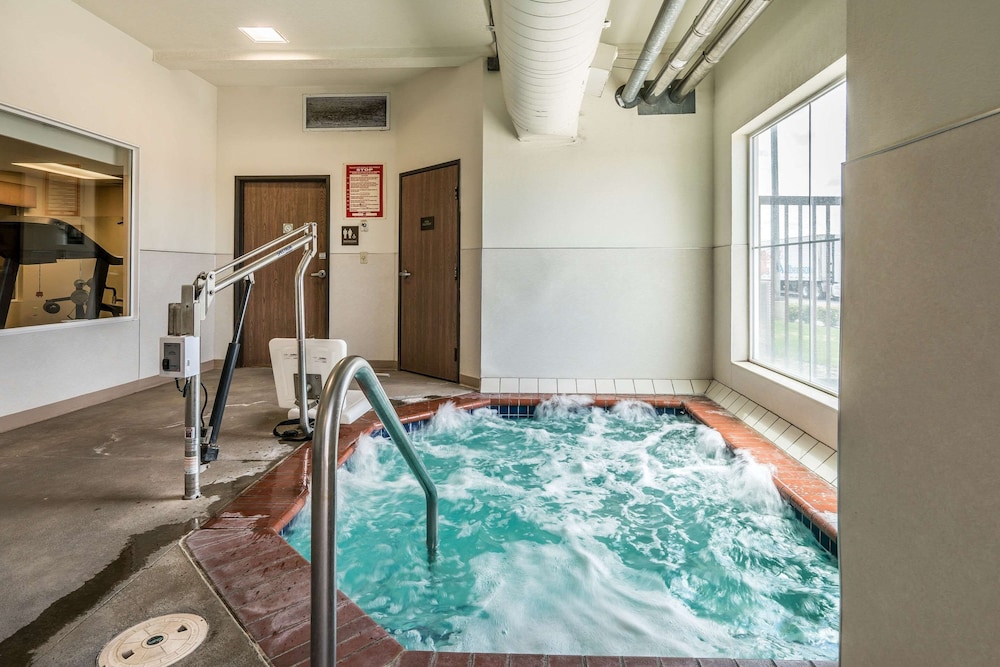 comfort inn and suites