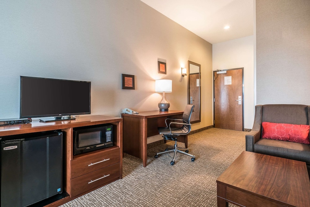 comfort inn and suites