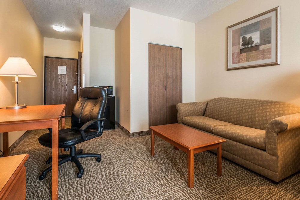 comfort inn and suites