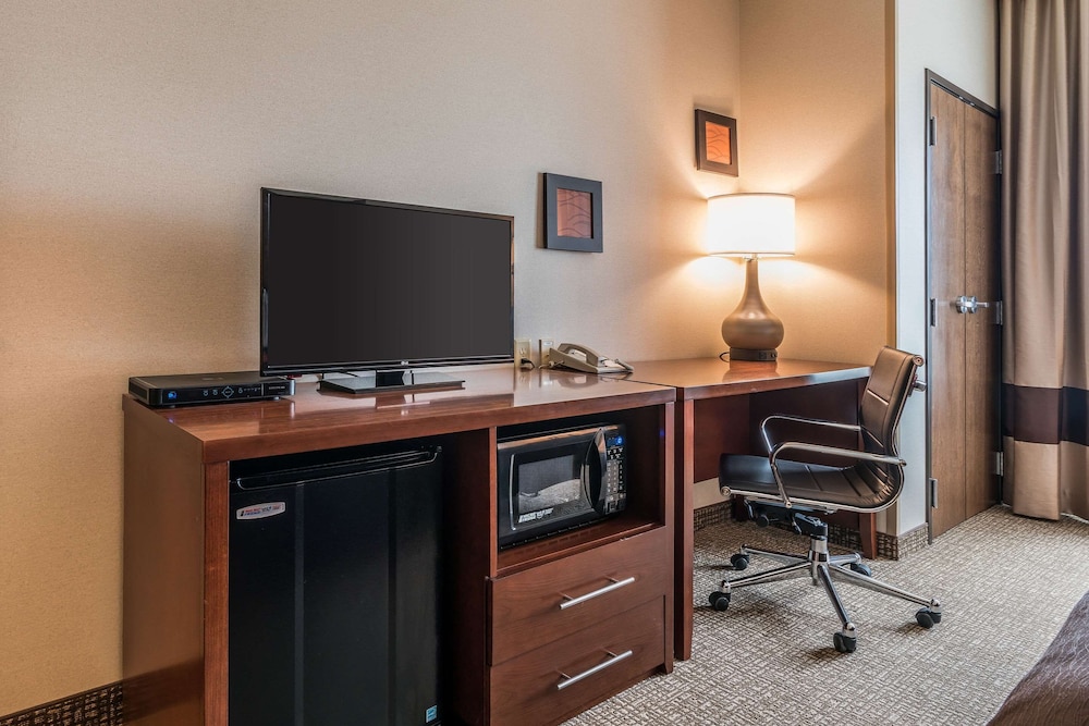 comfort inn and suites