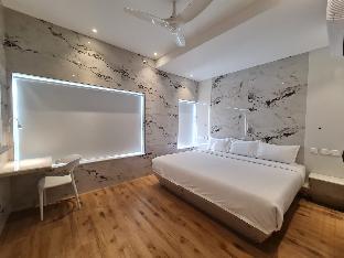 lotus rooms rockbeach