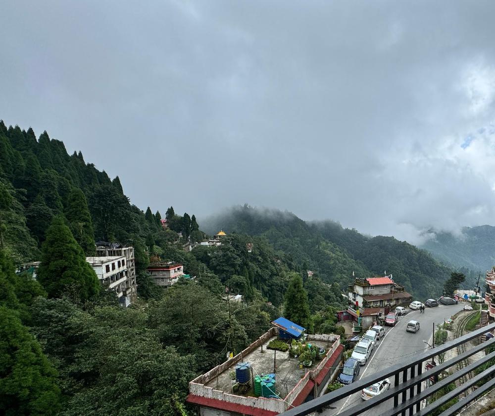 darjeeling hillside inn