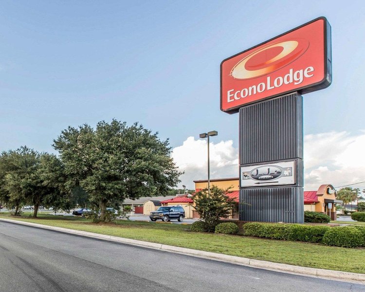 Econo Lodge Near Fort Stewart