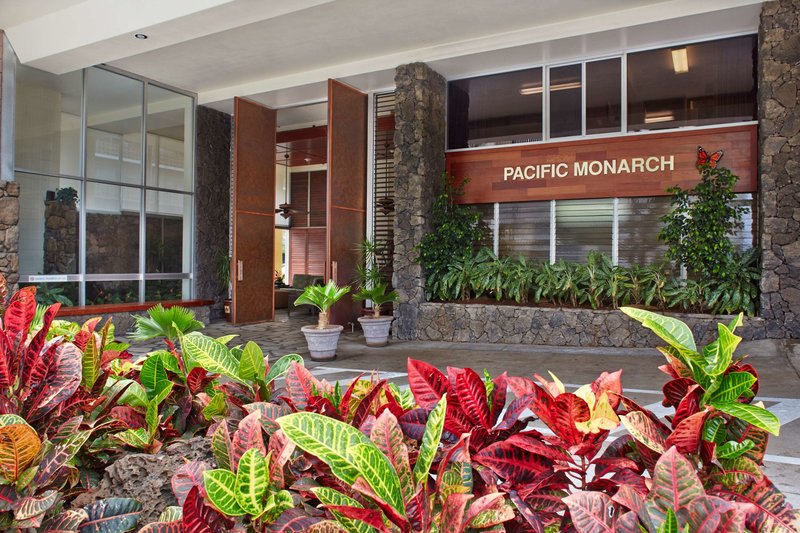 pacific monarch hotel
