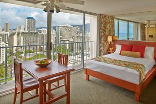 pacific monarch hotel