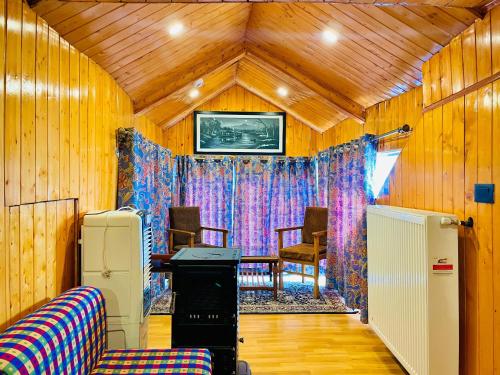 hotel marina drung waterfall by stay pattern