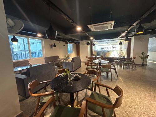 wild wings premium hotel