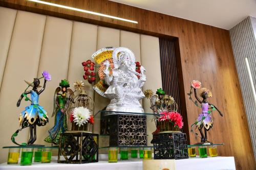 divine hotel and resorts