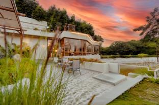 giovanni village resort