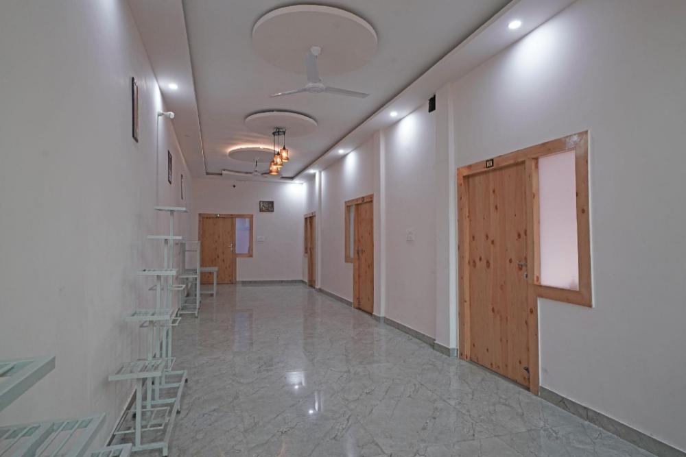 hotel o aditya residency uk04