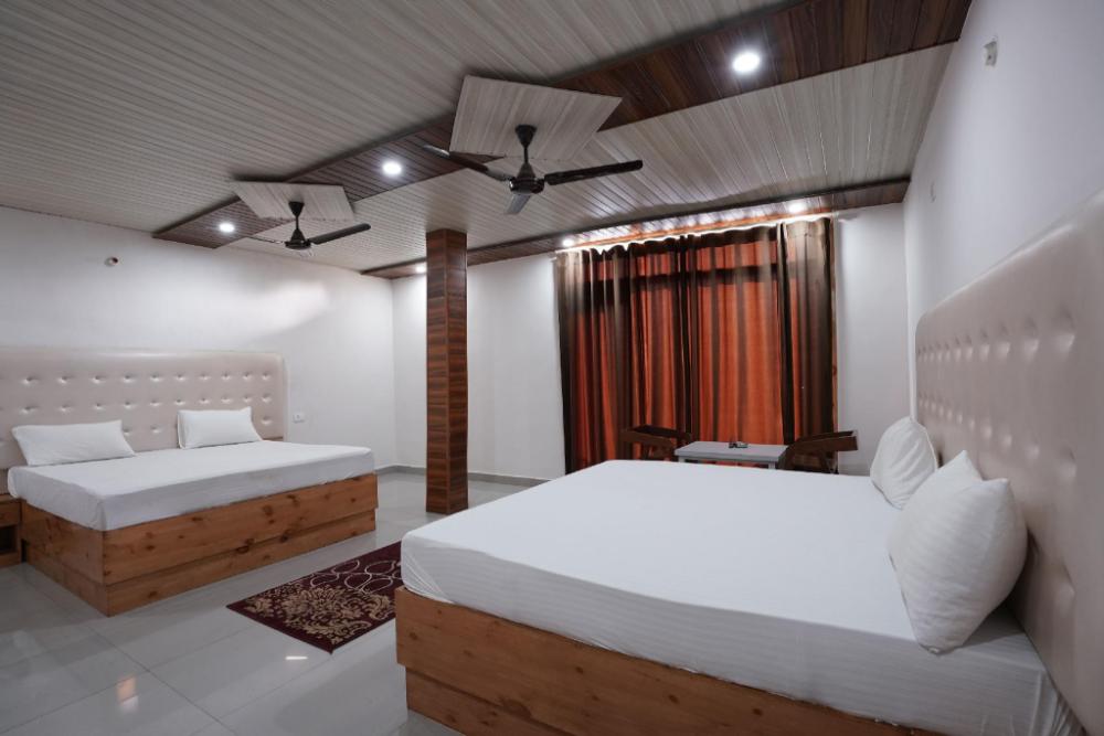 hotel o aditya residency uk04