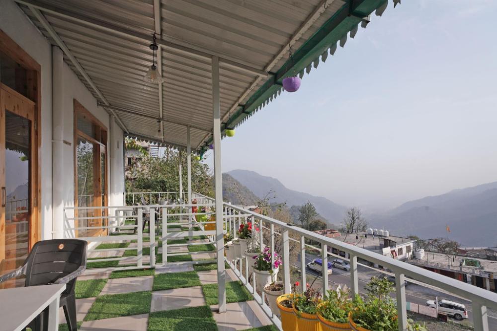 hotel o aditya residency uk04