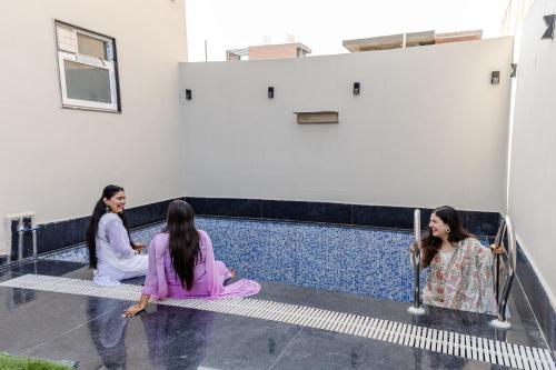 lime tree bnb pari chowk