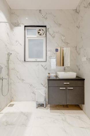 lime tree bnb pari chowk