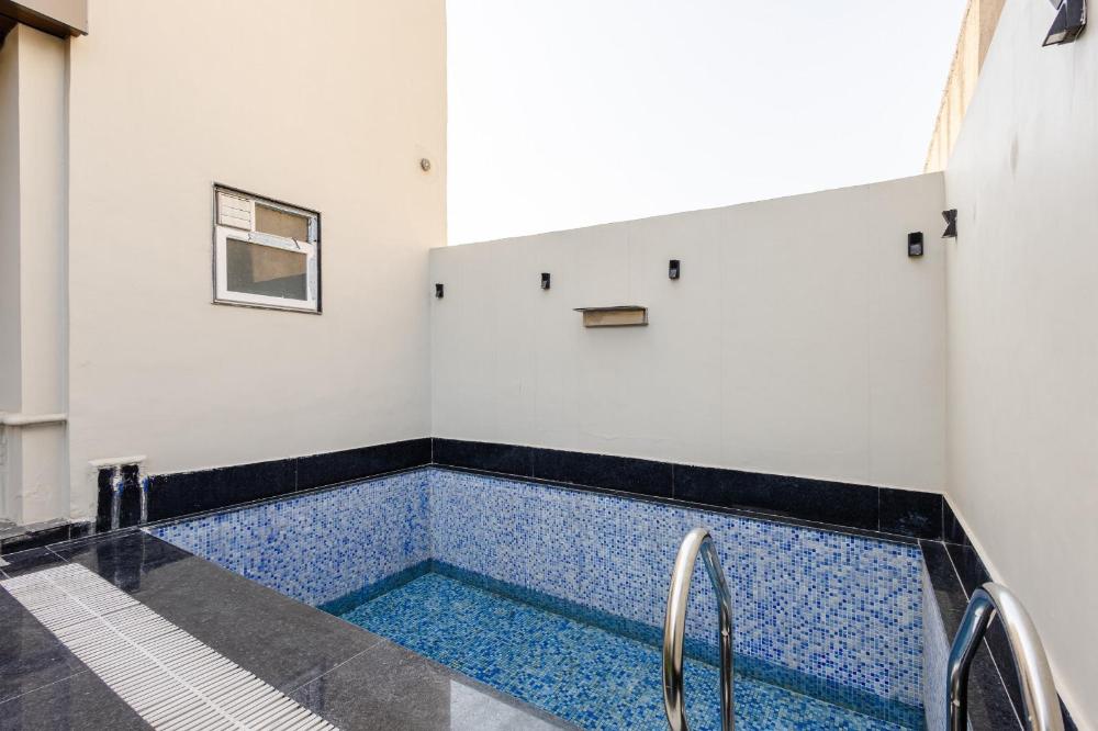 lime tree bnb pari chowk