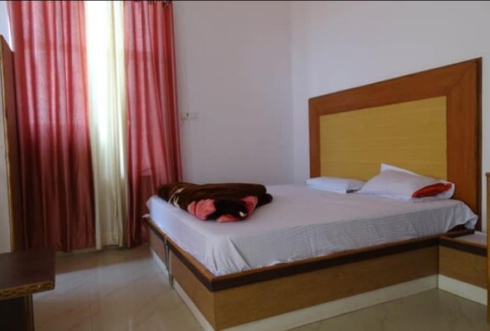 hotel jhansla by grb