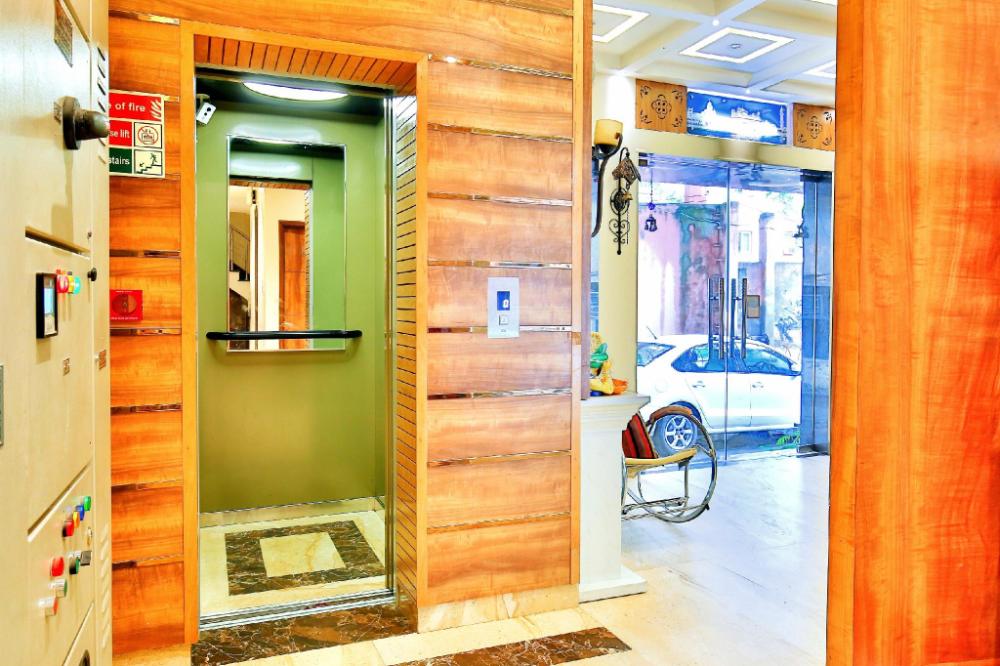 hotel urban galaxy near golden temple