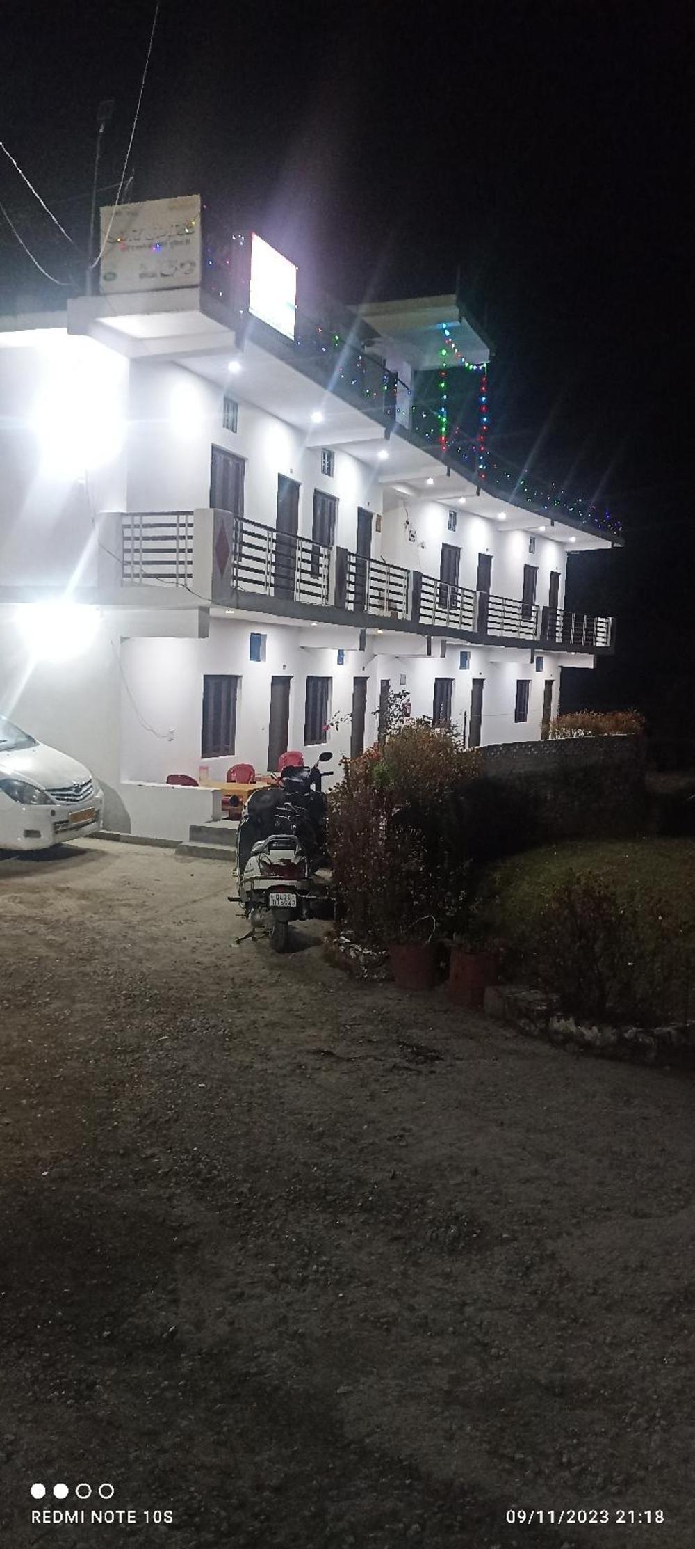 anand home stay and hotel phata